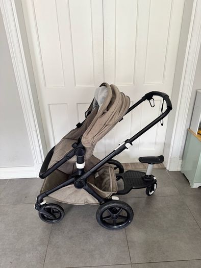 Bugaboo fox 2 complete with bassinet, footmuff and toddler seat