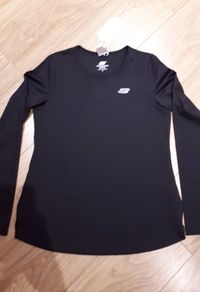 Brand new long sleeves top from Sketchers
