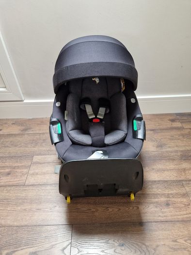 Maxi-Cosi Pebble 360 Car Seat & Maxi-Cosi FamilyFix 360 Car Seat Base