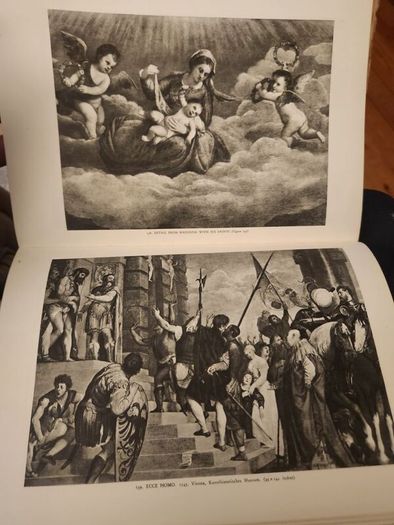 Titian Paintings  And Drawings. Phaidon. With 300 Illusions By Hans Tietze. 1950 Large Volume Hardback With Dustjacket In Good Condition.