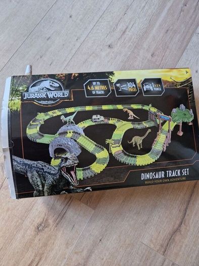 Dinosaur Track set