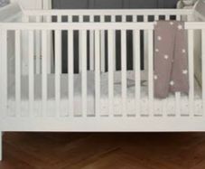 Mamas and Papas Mia cot