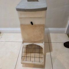 Chicken and duck feeder