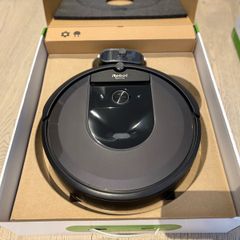 Brand New iRobot Roomba i7+ with Clean Base (Direct Import)