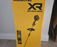 DEWALT DCM561PBS 18V XR Brushless String Trimmer - Bare Unit