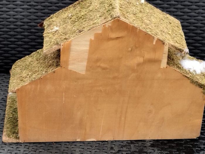 Lovely Crib with small isues
