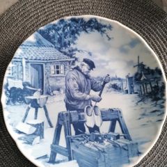 Vintage Royal Schwabap Shoemaker Plate