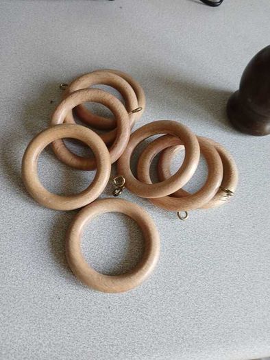 Curtain rings