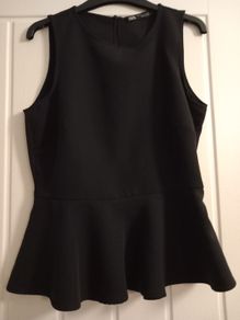 Black zara top, practically new. Xs, 6/8