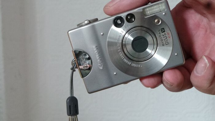 Canon Digital IXUS compact digital camera