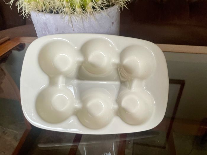 Mason Cash Innovative Kitchen Ceramic Counter Egg Holder