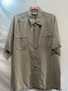 short-sleeve button-down casual shirt
