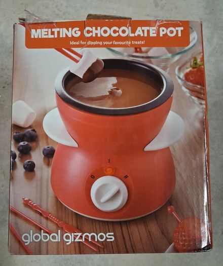 Melting Chocolate Pot