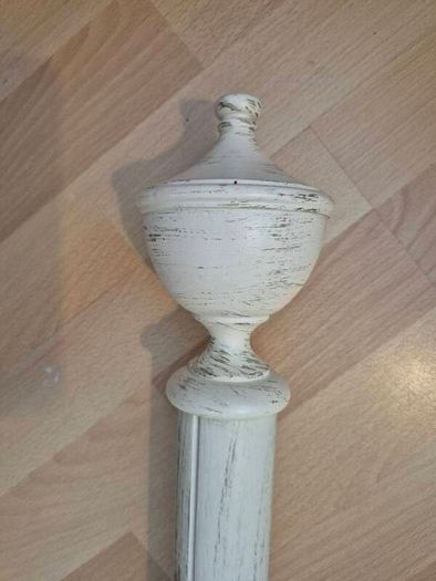 Antique Cream/Gold effect Curtain pole