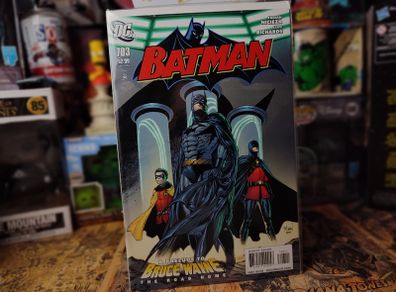 Batman ! Issue #703 !  A Prelude to Bruce Wayne Road Home ! 2010 ! by DC Comics !