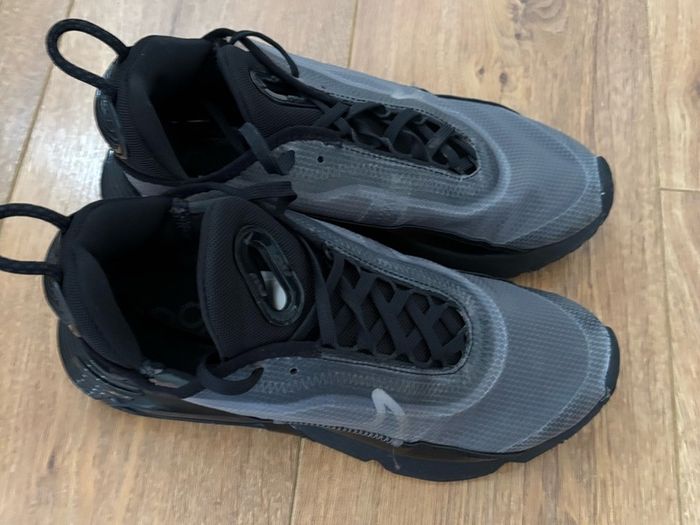 Nike 2090 Black & Charcoal Size 5