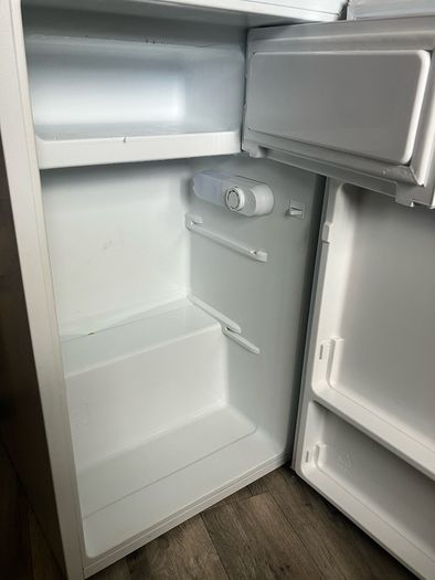 Fridge Freezer - Under Counter Compact Fridge with Freeze Zone