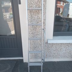 Two piece extendable ladder