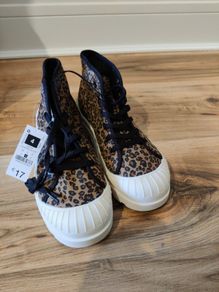 brand new Boots