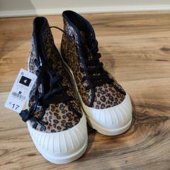 brand new Boots