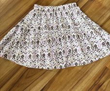 Girls skirt age 9-10 excellent condition!