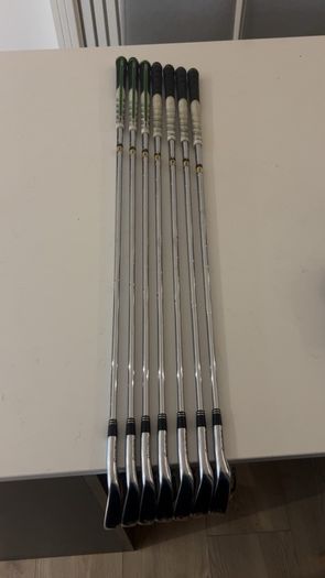 Taylormade R7 Irons and Taylormade stand Bag