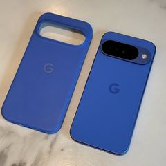 Google Pixel 10 128GB blue and pixel snap case