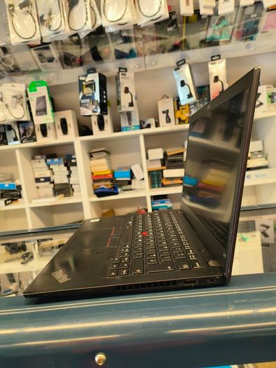 Lenovo Thinkpad X13 G1 13.3" Intel Core i7-10510 (i7 10th Gen) , 16GB, 500GB SSD, Windoews 11 Pro Full HD (Has Sim Card)