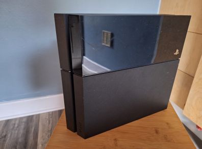 Broken PS4