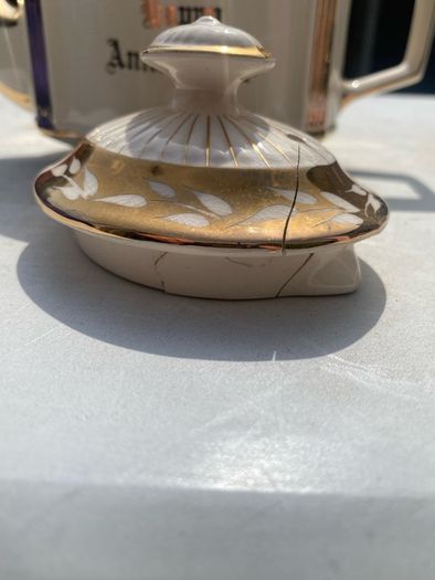 Saddler Teapot (Please Read)