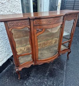 Velvet lined Display Cabinet Antique vintage Edwardian Mahogany Serpentine glass bow fronted display cabinet