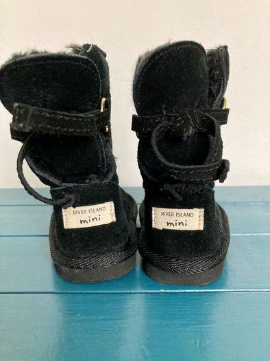 River Island  suede baby boots, uk 3 jnr