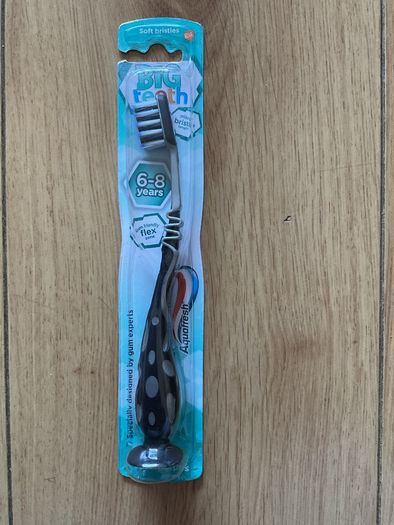 Kids Aquafresh Toothbrush 6-8years Brand New