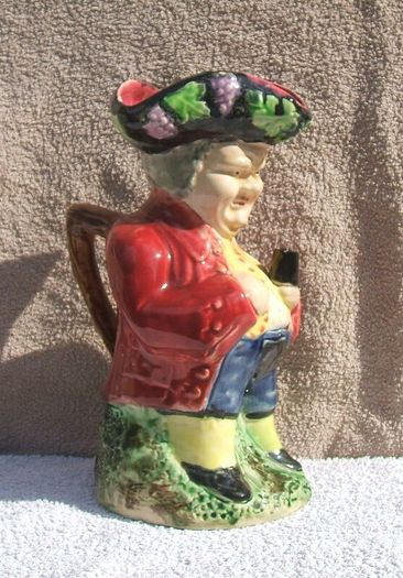 A large vintage toby jug by Shorter & Son Ltd (1930's to 1950's). 10.75" height (27cm)