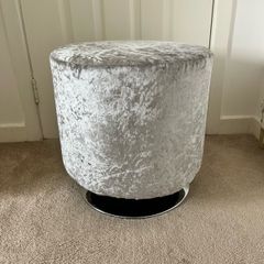 swivel stool