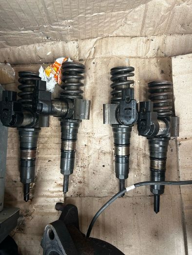 Golf Mk5 2l diesel injectors