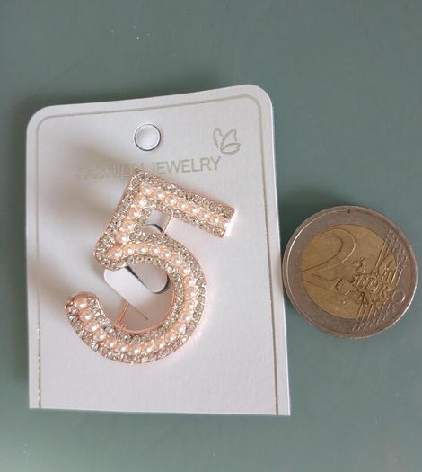 Brooch NEW