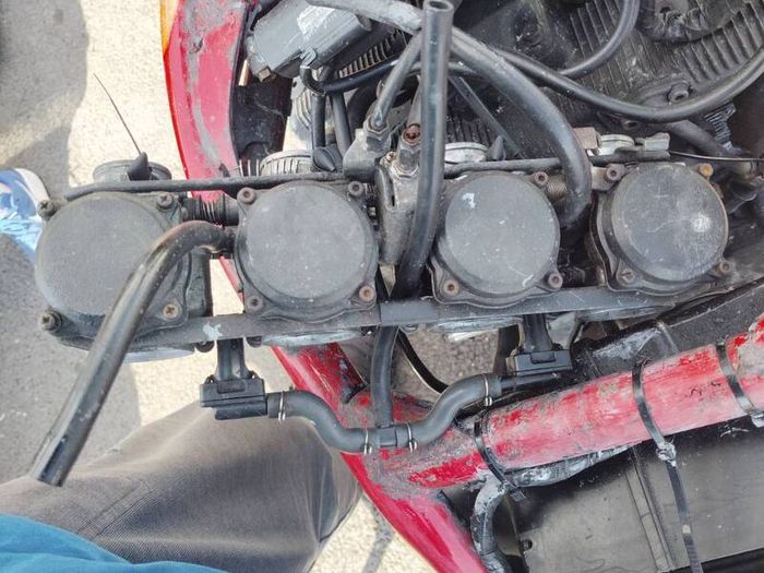 Suzuki bandit carbs 600 1995 comes with a free rebuild kit and new throttle cables