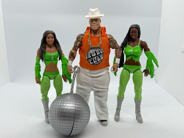wwe elite series 25 Brodus Clay & The Funkadactyls Naomi & Cameron action figures