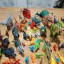 81 dinosaurs including finger and hand puppets Image 3