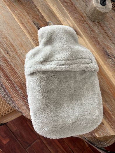 Hot water bottle