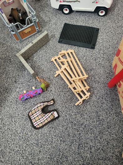 Schleich barn, vet set, trap set