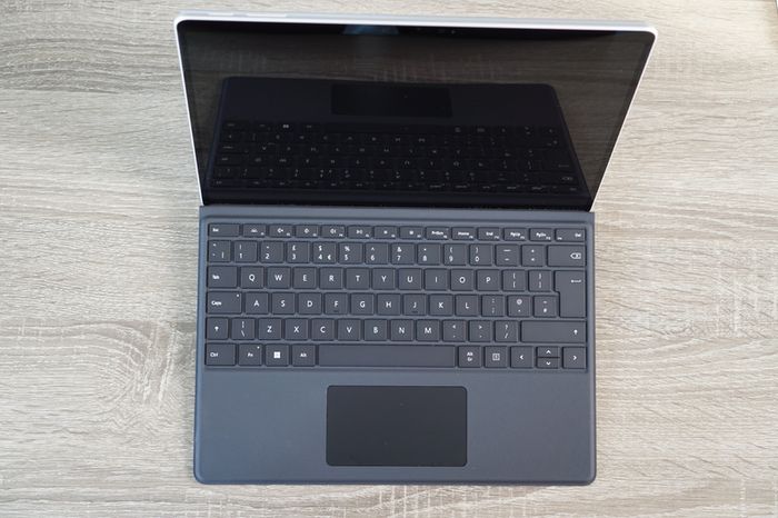 Surface Pro 9 | i5-1245U vPro | 120Hz PixelSense | Like New