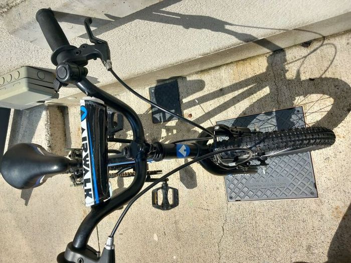 Aiirwalk Kids bike size 16 inch wheels
