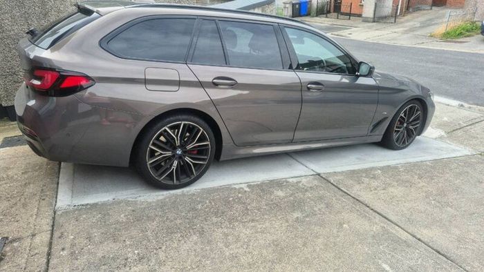 BMW 5-Series 2023
