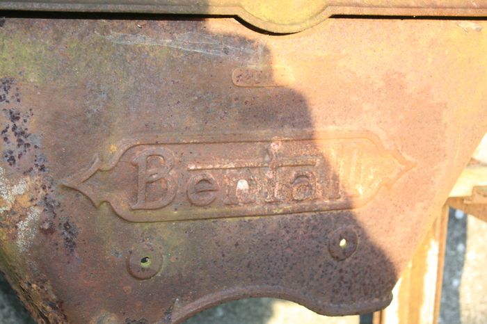 Antique Bentall Patent Unchokable  ROOT CUTTER Flower Pot