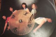 SCORPIONS: Lovedrive - 12"  - UK pressing 1979  - Red Vinyl (Autographed by Francis Buchholz)