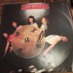 SCORPIONS: Lovedrive - 12"  - UK pressing 1979  - Red Vinyl (Autographed by Francis Buchholz)