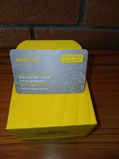 New Invicta gents watch on steel braclet.