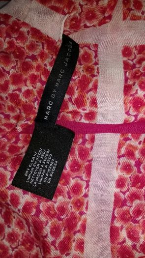 marc jacobs pink flower scarf